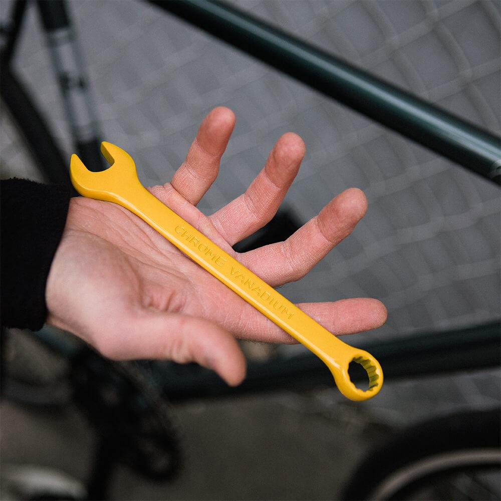 Ключ на 15 жёлтый за 15,99 руб. в магазине городских велосипедов City Bikes в Минске.