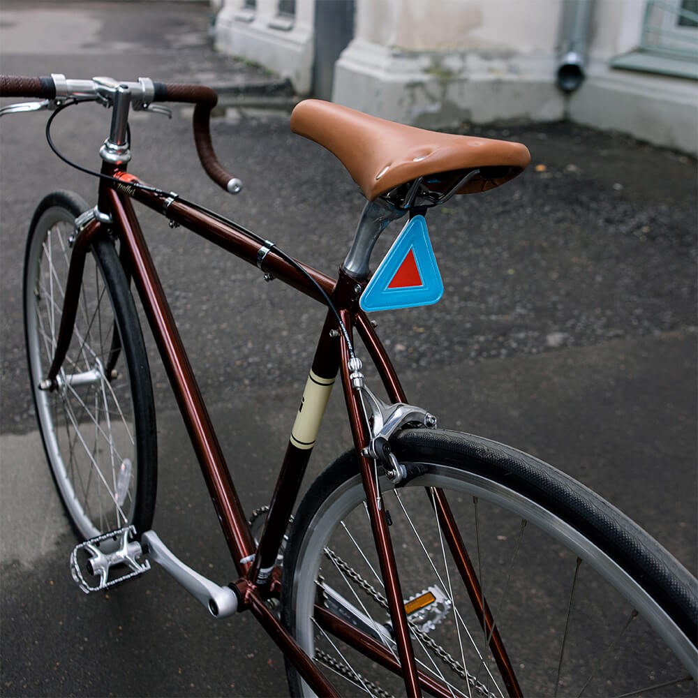Светоотражающий треугольник it's my!bike, голубой за 28,99 руб. в магазине городских велосипедов City Bikes в Минске.